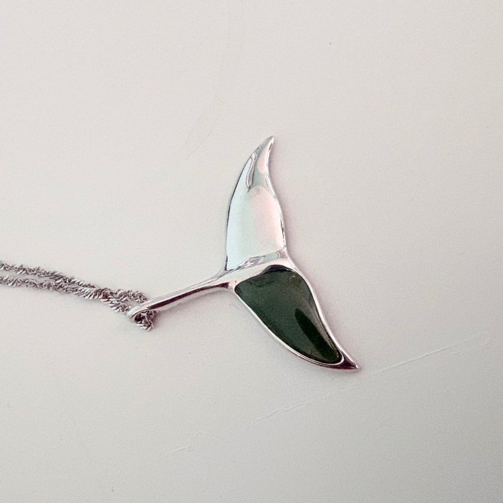 Sterling Silver Whale Tail Necklace Women OS Silver Excellent Inlay Nautical